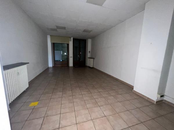 Vendita negozio di 60 m2, Ivrea (TO) - 3