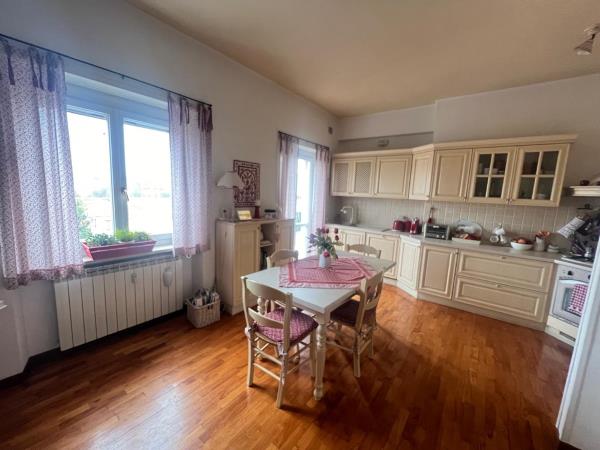Vendita appartamento di 140 m2, Ivrea (TO) - 2