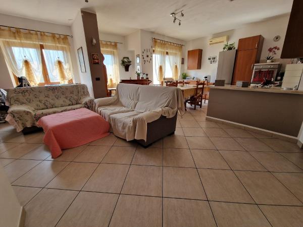 Vendita appartamento di 90 m2, Banchette (TO) - 2